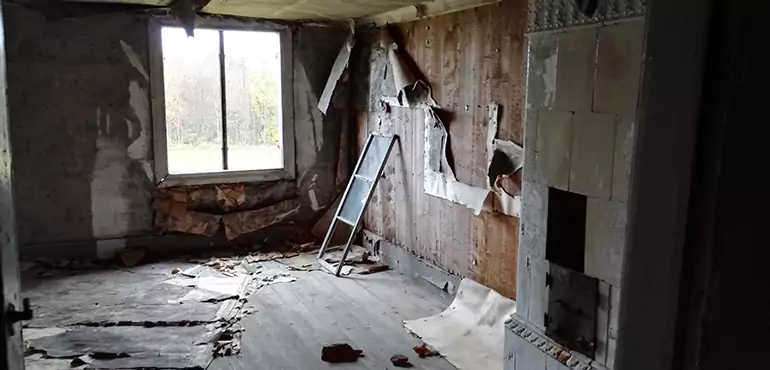 Why Selling a Distressed House Through Traditional Methods Fails in Escondido